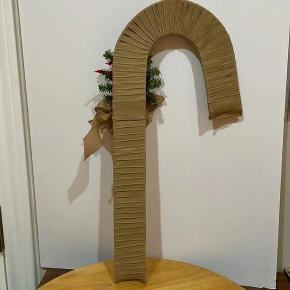 Hand crafted candy cane wreath - Picture 5 of 5